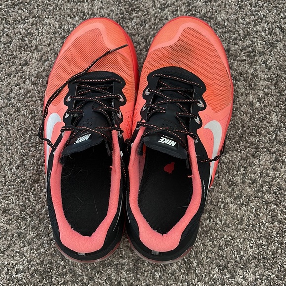 Womens Nike shoes - Picture 2 of 5